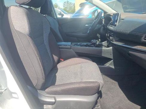 Used 2023 Nissan Rogue SV FWD image 3