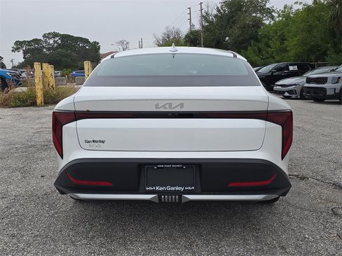 New 2025 Kia K4 EX image 7