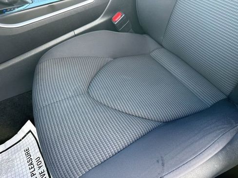 Used 2024 Toyota Highlander LE image 11