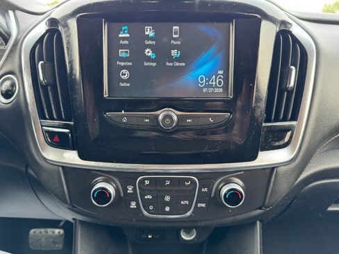 Used 2018 Chevrolet Traverse LS FWD image 23