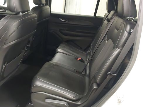 Used 2024 Jeep Grand Cherokee L Laredo image 38