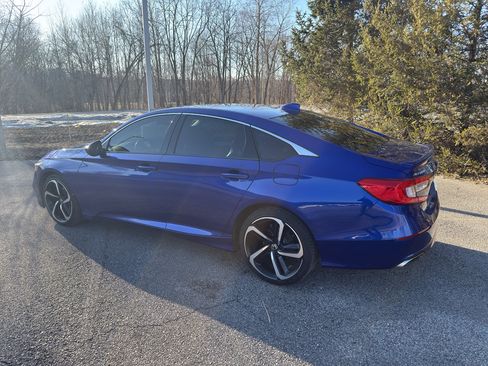 Used 2020 Honda Accord Sport image 3