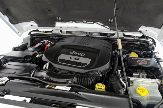 Used 2015 Jeep Wrangler Sahara AWD/4WD image 40