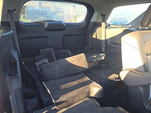 Used 2024 Ford Explorer XLT w/ Equipment Group 202A AWD/4WD image 13