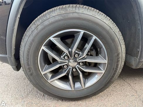 Used 2018 Jeep Grand Cherokee Limited w/ Luxury Group II image 6