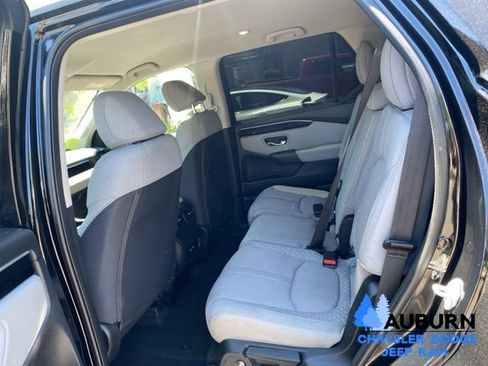Used 2023 Honda Pilot LX image 26