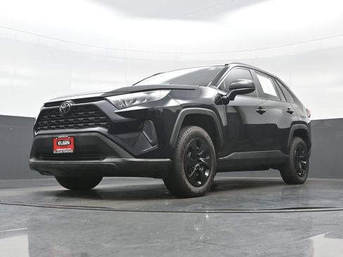Used 2021 Toyota RAV4 LE AWD/4WD image 26