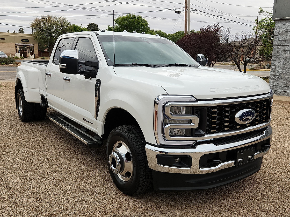 Used 2026 Ford F350 Lariat AWD/4WD image 4
