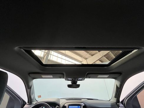 Used 2022 Chevrolet Silverado 1500 LTZ w/ LTZ Premium Package image 22