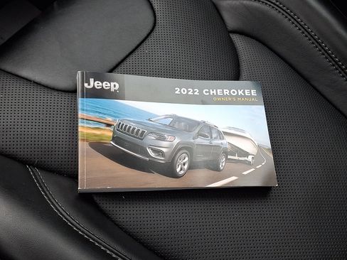 Used 2022 Jeep Cherokee Limited w/ Elite Package image 33