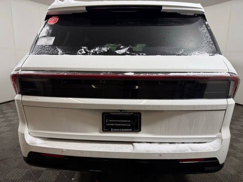 New 2025 Lincoln Navigator Reserve w/ Jet Appearance Package image 4