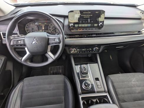 Used 2024 Mitsubishi Outlander SE image 28