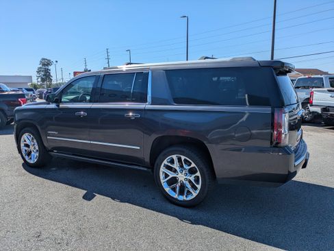 Used 2017 GMC Yukon XL Denali w/ Open Road Package AWD/4WD image 6