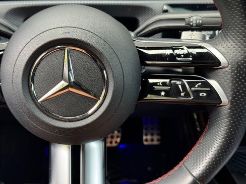 Used 2024 Mercedes-Benz CLA 250 w/ AMG Night Package image 22