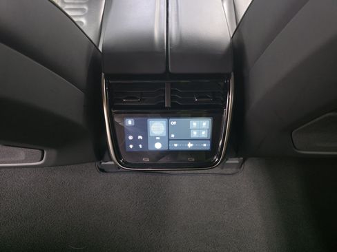 Used 2025 Rivian R1S Adventure Dual AWD/4WD image 30