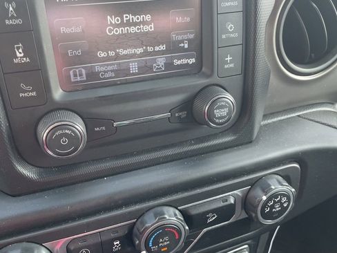 Used 2019 Jeep Wrangler Unlimited Sport S image 12