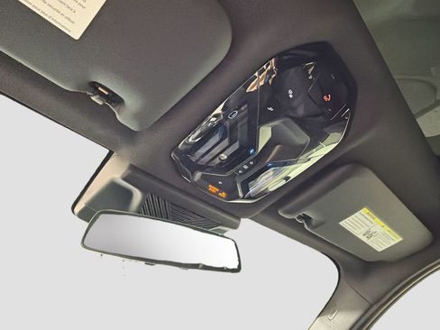 Certified 2025 BMW X3 xDrive30i w/ M Sport Package image 19