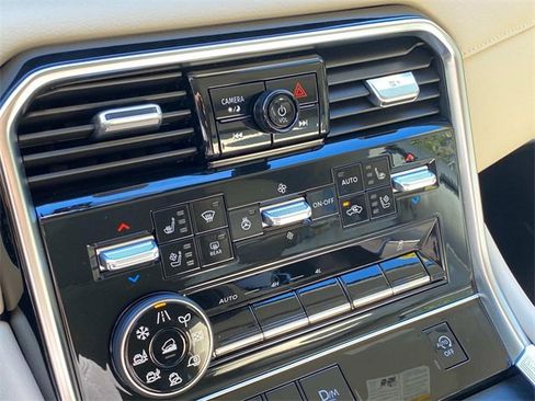 Used 2025 Nissan Armada Platinum image 28