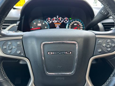 Used 2018 GMC Yukon Denali image 36