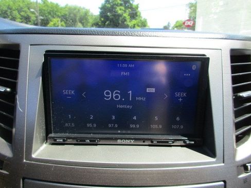 Used 2011 Subaru Outback 2.5i AWD/4WD image 23