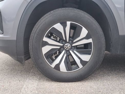Used 2024 Volkswagen Atlas Cross Sport SE FWD image 7