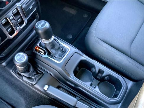 Used 2019 Jeep Wrangler Unlimited Sport S AWD/4WD image 17