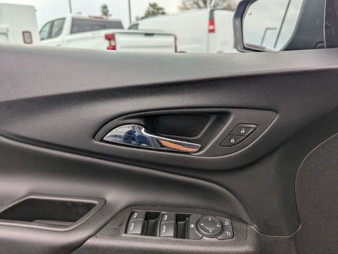 Used 2022 Chevrolet Equinox LT image 22