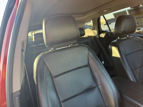 Used 2022 GMC Terrain SLT w/ Infotainment Package II image 44