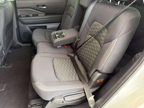 Used 2022 Nissan Pathfinder SV FWD image 20