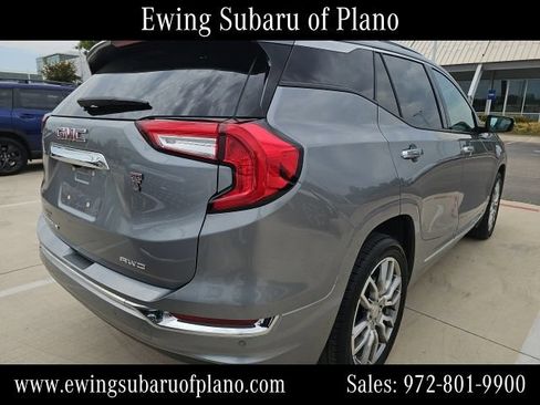Used 2023 GMC Terrain Denali w/ Denali Premium Package AWD/4WD image 4