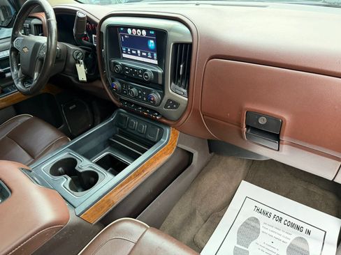 Used 2016 Chevrolet Silverado 1500 High Country w/ High Country Premium Package AWD/4WD image 28