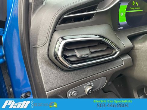 Used 2023 Chevrolet Bolt EUV LT image 23