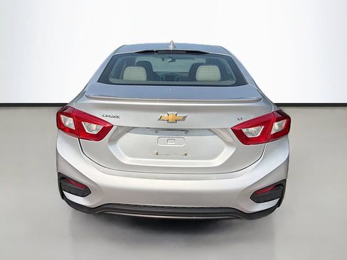 Used 2017 Chevrolet Cruze LT w/ Convenience Package FWD image 7