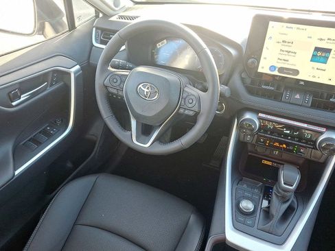 New 2025 Toyota RAV4 Limited image 15