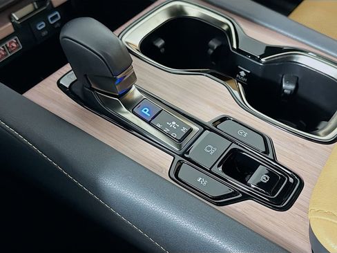 Used 2025 Lexus RX 350 Premium w/ Accessory Package (Z1) image 17