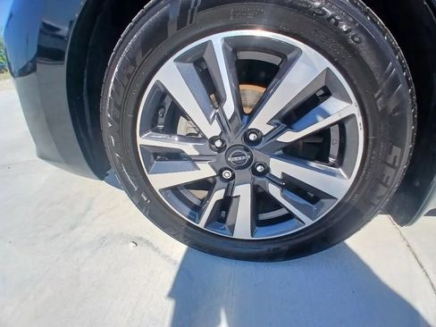 Used 2024 Nissan Versa SV w/ Trunk Package FWD image 10