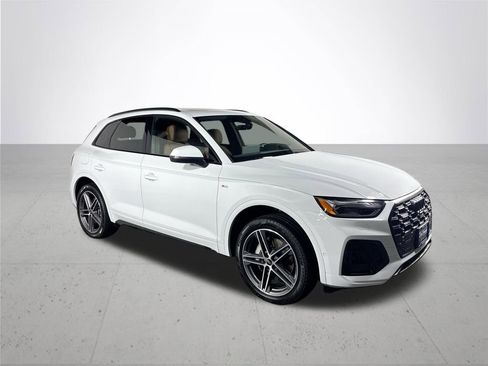 Used 2023 Audi Q5 e Prestige w/ Prestige Package image 4
