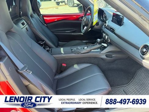 Used 2024 MAZDA MX-5 Miata Grand Touring RWD image 11