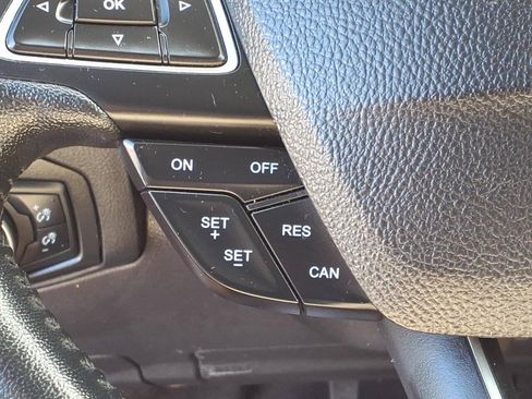 Used 2015 Ford Focus SE w/ SE Ecoboost Package FWD image 26