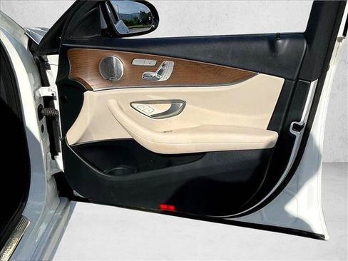 Used 2022 Mercedes-Benz E 350 Sedan image 18