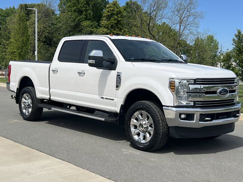 Used 2018 Ford F250 Lariat AWD/4WD image 1