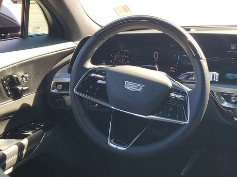 Used 2025 Cadillac Lyriq Luxury image 25