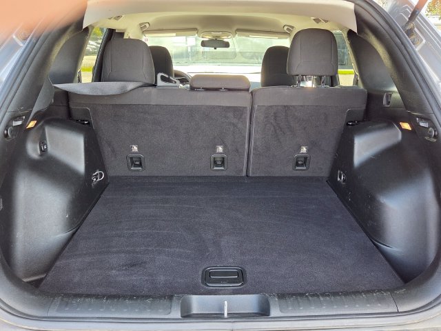 Used 2019 Jeep Cherokee Latitude w/ Popular Appearance Group FWD image 12