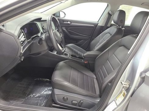 Used 2024 Volkswagen Jetta SE FWD image 14