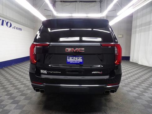 Used 2025 GMC Yukon XL AT4 AWD/4WD image 35