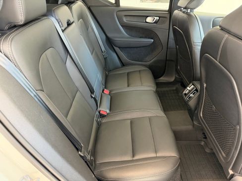 Certified 2025 Volvo XC40 B5 Plus image 25