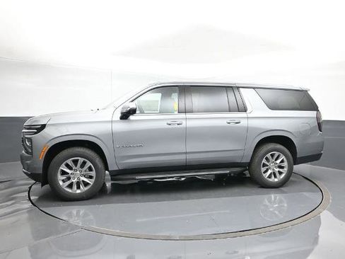 New 2025 Chevrolet Suburban Premier image 2