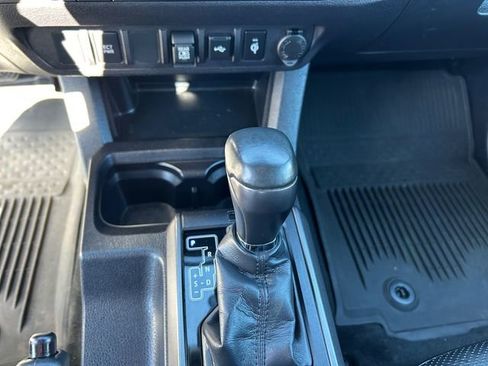 Used 2023 Toyota Tacoma TRD Off-Road image 15