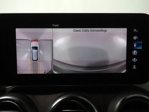 Used 2022 Mercedes-Benz GLC 300 4MATIC image 29
