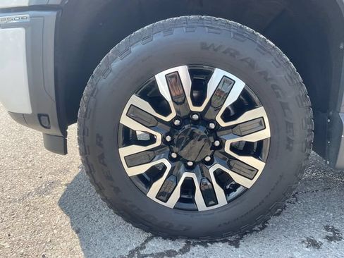 Used 2024 GMC Sierra 2500 Denali Ultimate AWD/4WD image 34